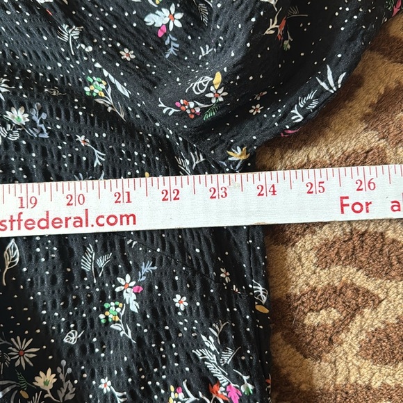 CJ Banks Peasant Blouse Womens 1X black/Floral smocked neckline Prairie crinkle - Picture 11 of 11